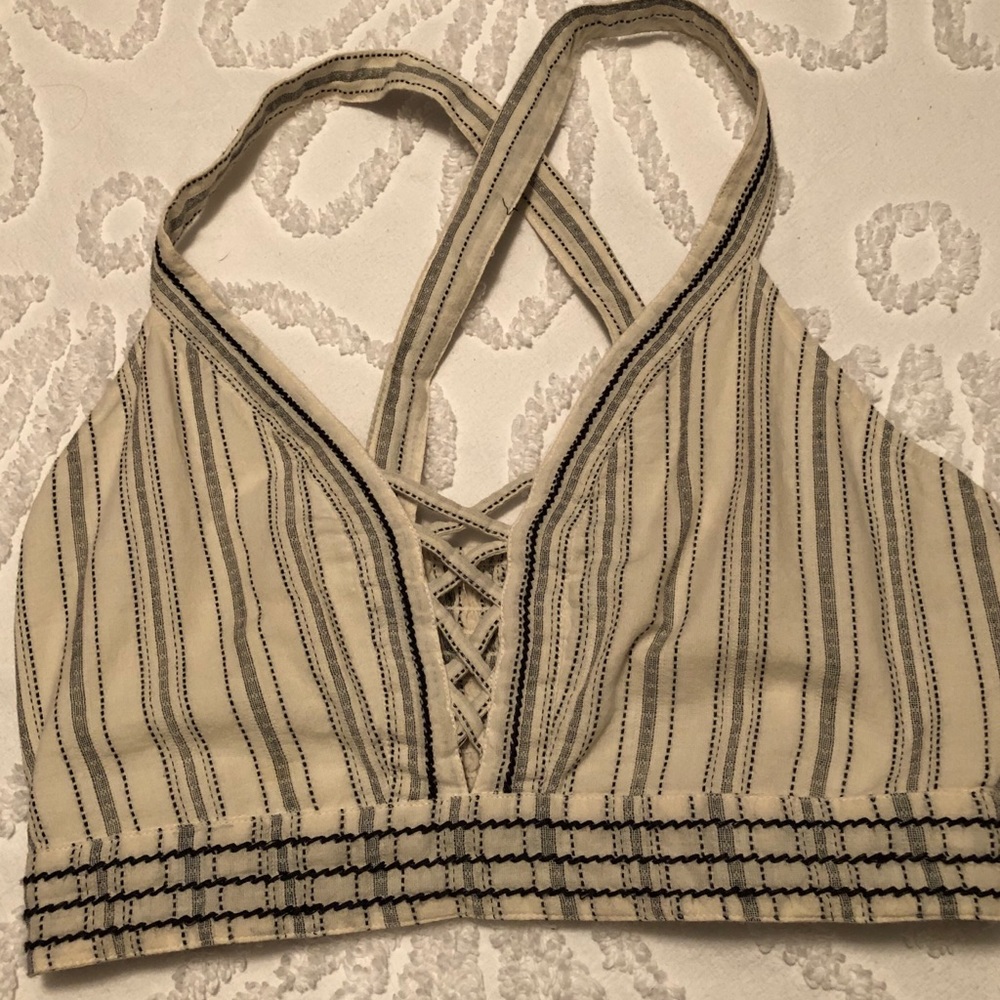 American Eagle crop top